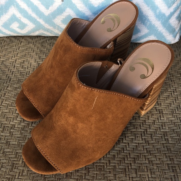 ⚡️Flash Sale!⚡️Charming Charlie Cognac Brown Mules - Picture 5 of 5